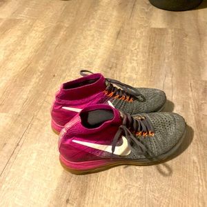 These are zoom high top nike running shoes…